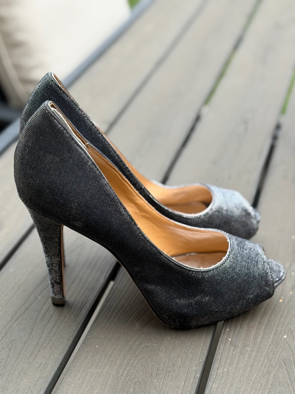 Badgley Mischka Black Shimmery Peep-Toe Heels